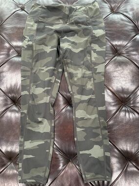 Athleta Olive Green & Black Camouflage Leggings